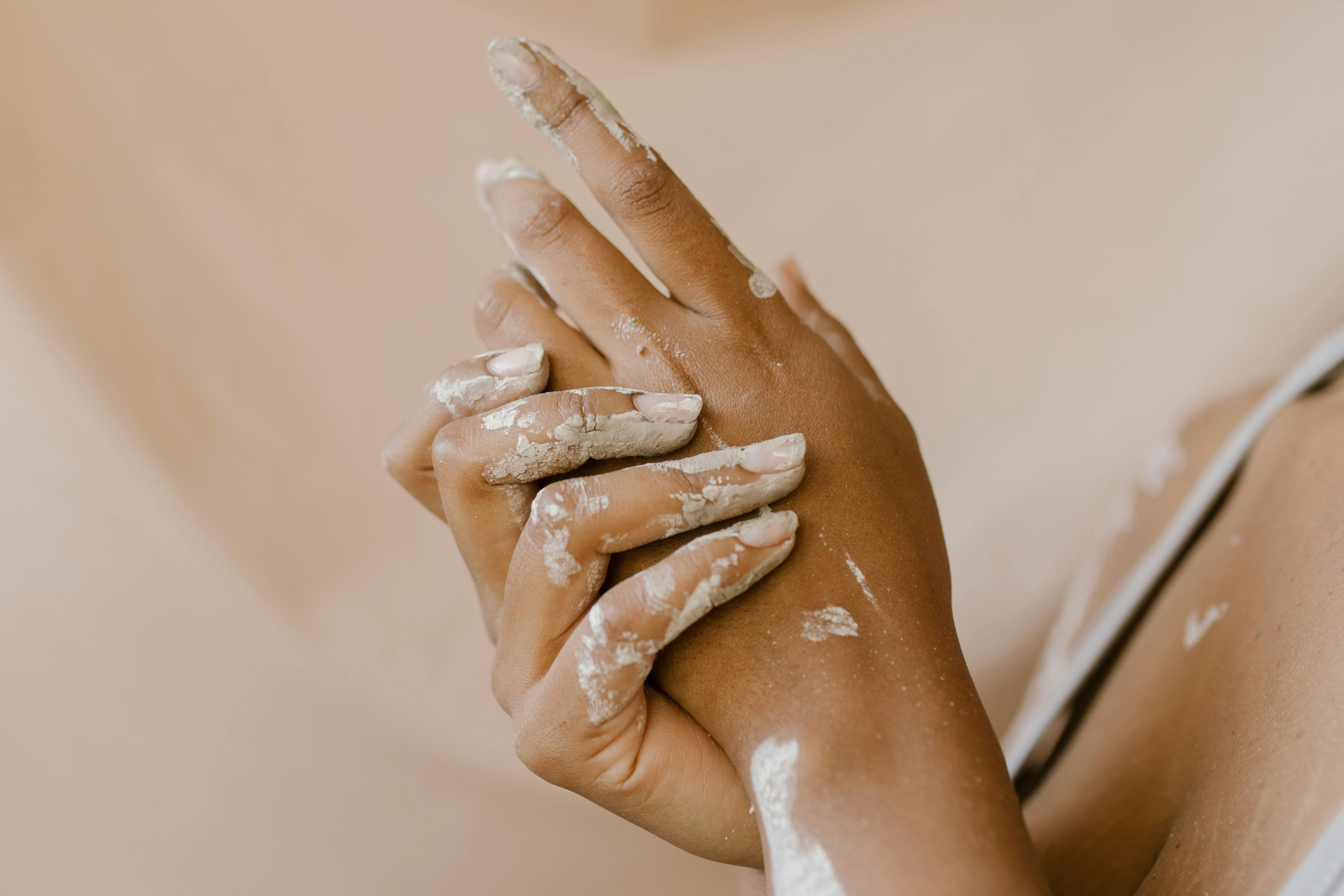 How to Care for Dry Skin: From Symptoms to Treatments and Remedies